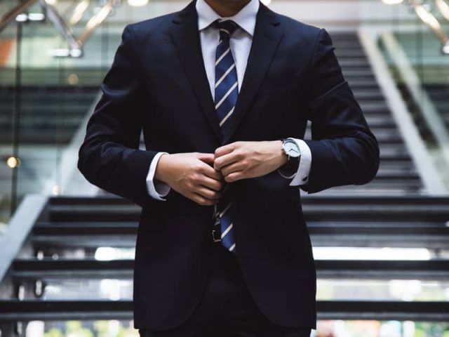 Compra en los comercios y empresas de la localidad